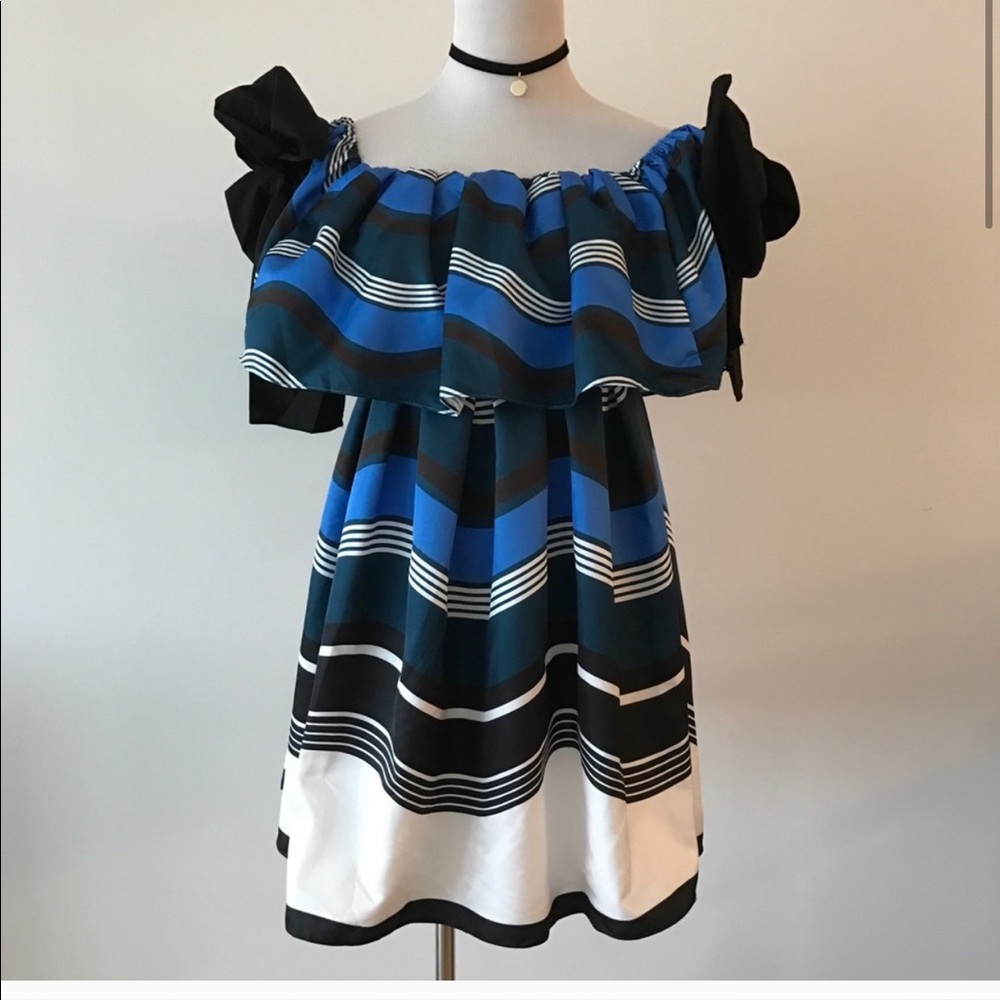 Offer shoulder bow tie mini dress S